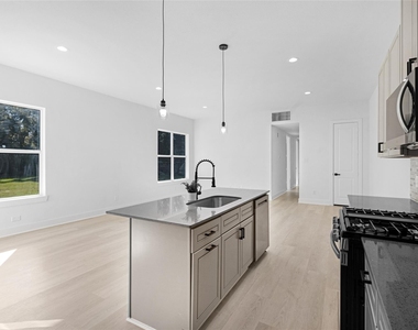 7905 Cora Street - Photo Thumbnail 8