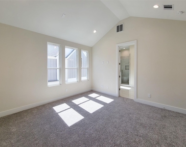 5931 Beall Street - Photo Thumbnail 15