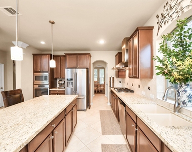 3422 Stone Springs Drive - Photo Thumbnail 11