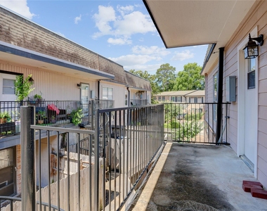 1807 Stoney Brook Drive - Photo Thumbnail 21
