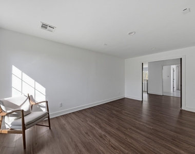 1905 Dowling Drive - Photo Thumbnail 30