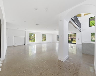 1905 Dowling Drive - Photo Thumbnail 23