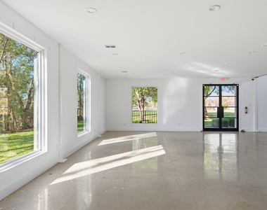 1905 Dowling Drive - Photo Thumbnail 18