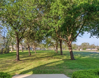 1905 Dowling Drive - Photo Thumbnail 44