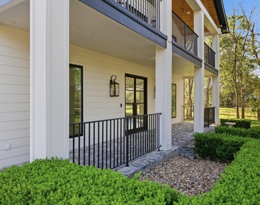 1905 Dowling Drive - Photo Thumbnail 4