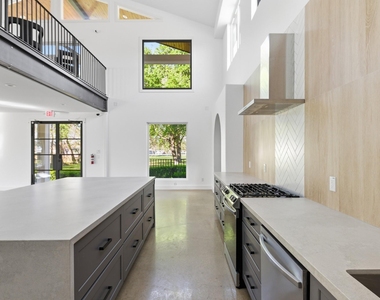 1905 Dowling Drive - Photo Thumbnail 13