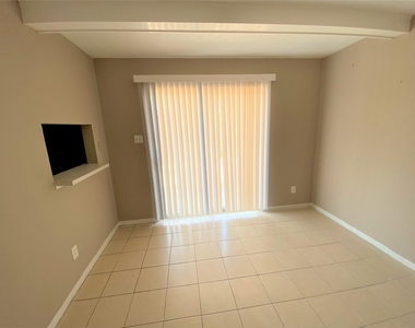 1519 S 8th Street - Photo Thumbnail 2
