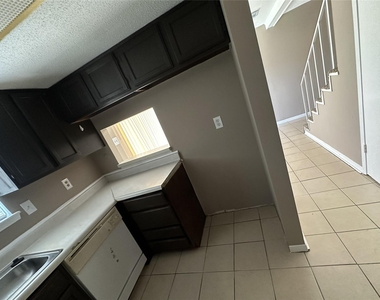 1519 S 8th Street - Photo Thumbnail 8