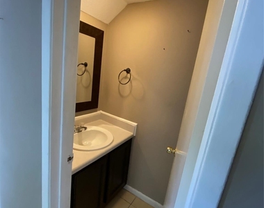 1519 S 8th Street - Photo Thumbnail 4