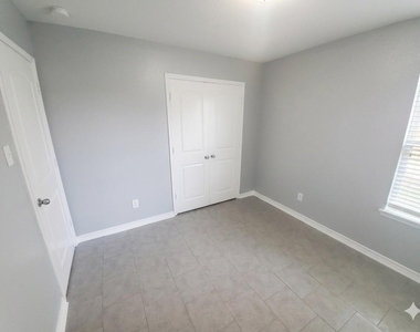 5927 Golden Cove Road - Photo Thumbnail 11