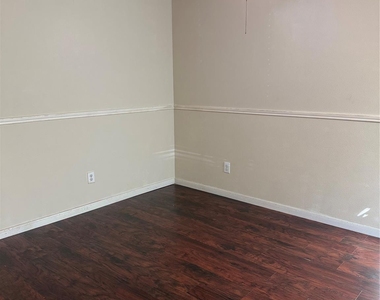 1330 Reedpoint Drive - Photo Thumbnail 6