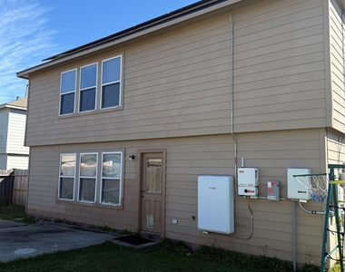 1330 Reedpoint Drive - Photo Thumbnail 23