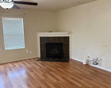 1330 Reedpoint Drive - Photo Thumbnail 8