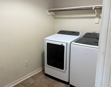 1330 Reedpoint Drive - Photo Thumbnail 22