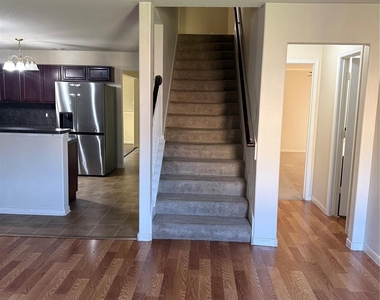 1330 Reedpoint Drive - Photo Thumbnail 9