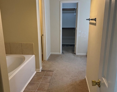1330 Reedpoint Drive - Photo Thumbnail 13