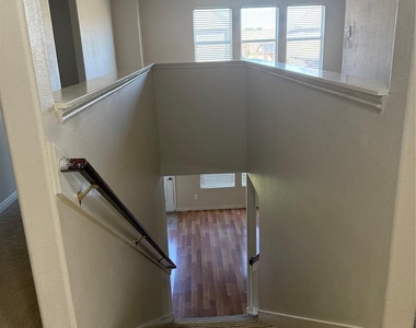 1330 Reedpoint Drive - Photo Thumbnail 20