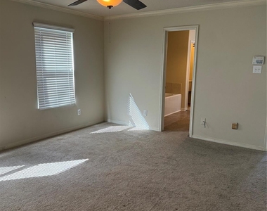 1330 Reedpoint Drive - Photo Thumbnail 12