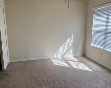 1330 Reedpoint Drive - Photo Thumbnail 16