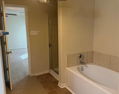 1330 Reedpoint Drive - Photo Thumbnail 15