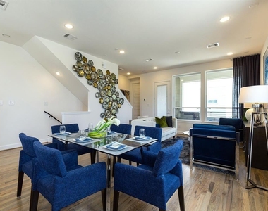 310 Jensen Drive - Photo Thumbnail 10