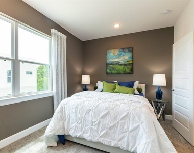 310 Jensen Drive - Photo Thumbnail 15