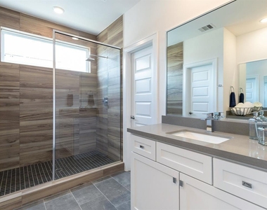 310 Jensen Drive - Photo Thumbnail 13