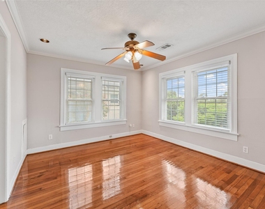1637 Castle Court - Photo Thumbnail 6