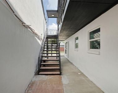 6840 Fairway Drive - Photo Thumbnail 4
