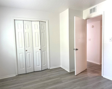 200 Hill Street - Photo Thumbnail 4