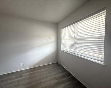 200 Hill Street - Photo Thumbnail 2