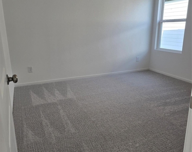 25446 Carnation Court - Photo Thumbnail 14