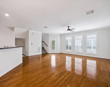 1800 W Webster Street - Photo Thumbnail 5