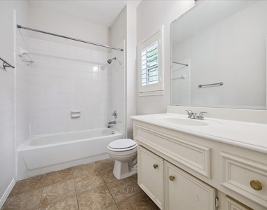 1800 W Webster Street - Photo Thumbnail 4