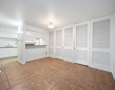 3131 Cummins Street - Photo Thumbnail 6