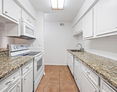 3131 Cummins Street - Photo Thumbnail 11