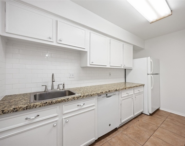3131 Cummins Street - Photo Thumbnail 10