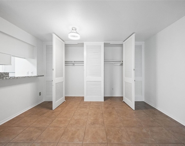 3131 Cummins Street - Photo Thumbnail 8