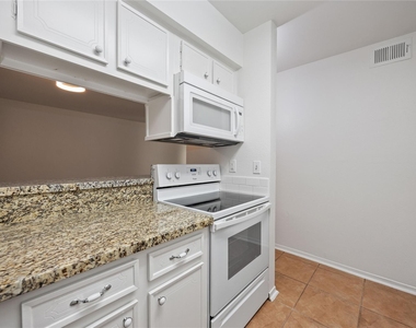3131 Cummins Street - Photo Thumbnail 12