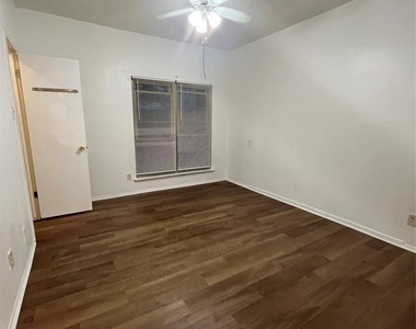 10047 Westpark Drive - Photo Thumbnail 7