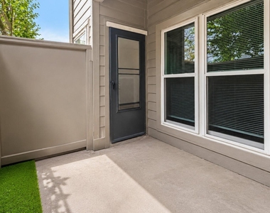 10047 Westpark Drive - Photo Thumbnail 31