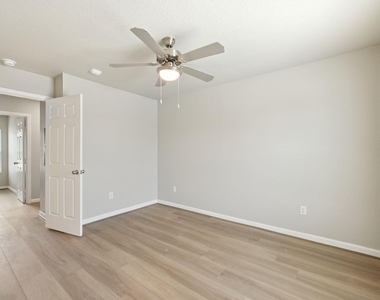 270 Plez Morgan Drive - Photo Thumbnail 15