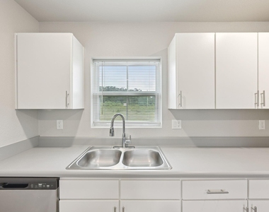 270 Plez Morgan Drive - Photo Thumbnail 10