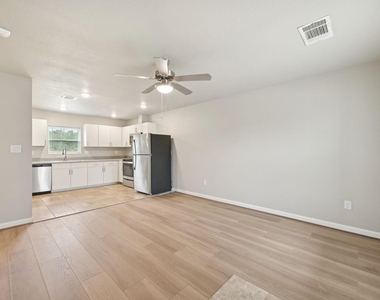 270 Plez Morgan Drive - Photo Thumbnail 5