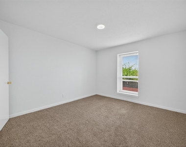 6201 Ranchester Drive - Photo Thumbnail 21