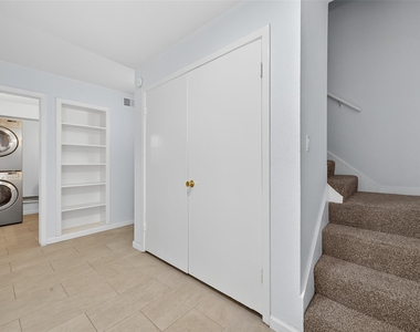 6201 Ranchester Drive - Photo Thumbnail 3