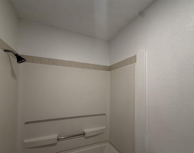 626 12th Street N - Photo Thumbnail 9