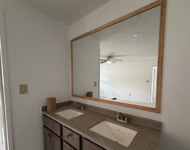 626 12th Street N - Photo Thumbnail 8