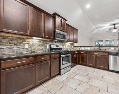 20731 Calloway Crest Court - Photo Thumbnail 13