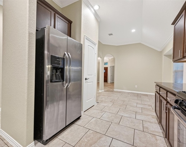 20731 Calloway Crest Court - Photo Thumbnail 16